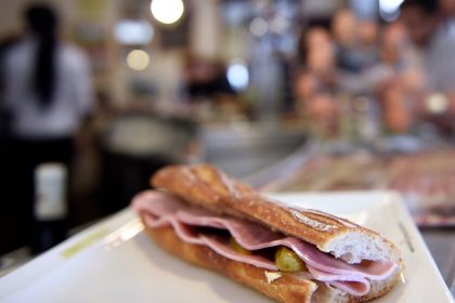 « Cartel du jambon »: amende réduite en appel à 39 millions d&rsquo;euros en raison des « difficultés financières » des groupes