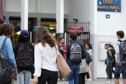 Paris: en retrait « pour des raisons de sécurité », le proviseur du lycée Ravel « marqué et blessé »