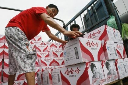 L&rsquo;industrie chinoise de l&rsquo;eau en bouteille est en proie à la controverse : des nationalistes attaquent le fondateur de la source Nongfu