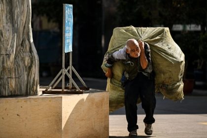 La proposition d&rsquo;augmenter les pensions des Chinois de 2,50 Euros attire l&rsquo;attention sur les dépenses extravagantes des hauts fonctionnaires à la retraite