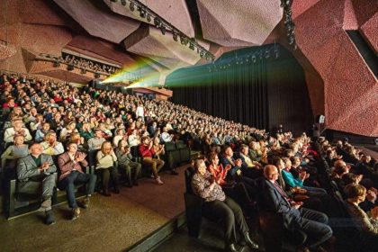 Le PCC a tenté à deux reprises d&rsquo;annuler Shen Yun à Toruń, mais le public a rempli le théâtre et a adoré Shen Yun