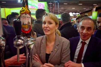 « Je vais continuer à mouiller la chemise »: Marion Maréchal pas découragée après avoir été aspergée de bière au SIA