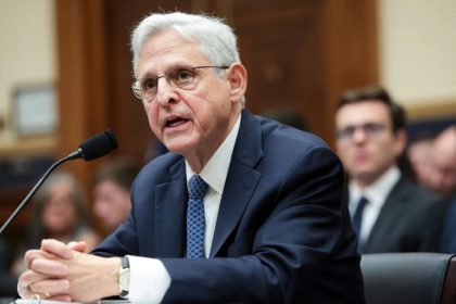 Vérifier l&rsquo;identité des électeurs se rendant aux urnes n&rsquo;est pas forcément « utile » selon le ministre américain de la justice