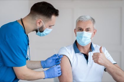 Allemagne: il se fait vacciner 217 fois contre le Covid-19, les scientifiques sont fascinés