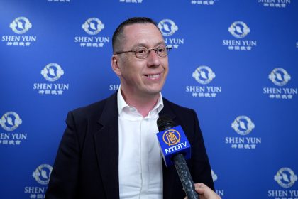 « La bienveillance » est « le fil conducteur du spectacle » Shen Yun, confie un capitaine des pompiers