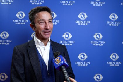 Shen Yun, « c’est un flot d’émotion ! On se sent vraiment transporté dans un autre univers »