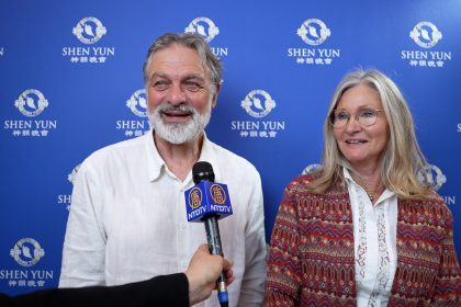 Shen Yun est « une façon de rapprocher, de faire des ponts entre l’Asie et l’Occident », estime le peintre Jean-Louis Tholance