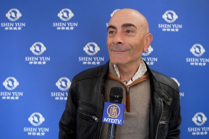 Shen Yun est « extrêmement positif, extrêmement puissant », estime un ancien capitaine de gendarmerie