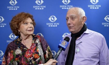 Shen Yun: avec « les tableaux et les mouvements des danseuses, on touche vraiment au divin », s’est extasié un ancien économiste en construction