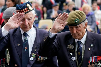 Une machine à faire du business: des descendants de soldats dénoncent un projet touristique sur le Débarquement