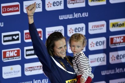 JO 2024 : la nageuse Laure Manaudou, première française à porter la flamme