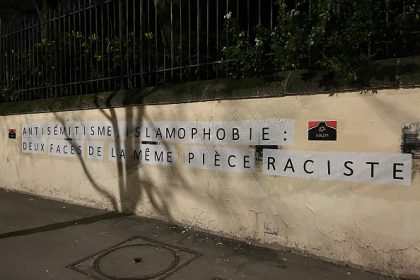 Au 3928, des juristes au téléphone traquent les discriminations