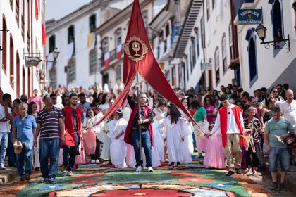 « Une tragédie »: au Brésil, un bus percute une procession de Pâques, au moins quatre morts