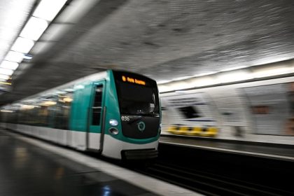 Une femme accouche dans le métro parisien, Valérie Pécresse offre au bébé un pass Navigo jusqu&rsquo;à sa majorité