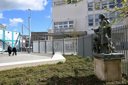 Adolescent mort dans son lycée à Reims: la ministre réclame « la lumière » sur les faits