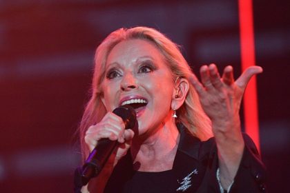 Véronique Sanson hospitalisée pour une pneumonie, reporte son concert de Nantes