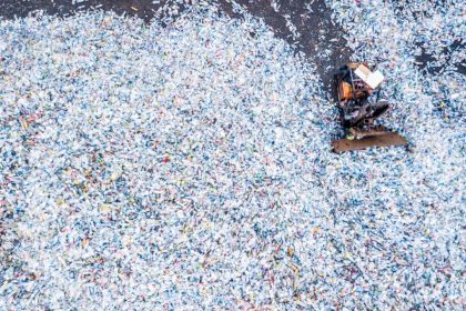 Du bac de recyclage au site d&rsquo;enfouissement : les grands enjeux du recyclage du plastique