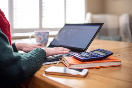 Les éducateurs s&rsquo;interrogent sur le rôle de l&rsquo;IA dans l&rsquo;apprentissage des élèves