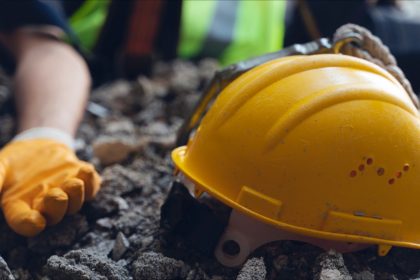 Enseveli sous un tas de terre, un ouvrier sexagénaire trouve la mort sur un chantier à Cannes