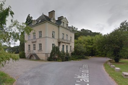 Une maire « atterrée » par l&rsquo;occupation illégale du parc d&rsquo;un château par des gens du voyage