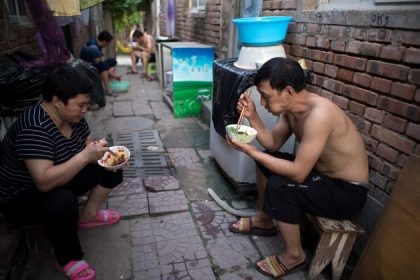 Le PCC renforce le contrôle de la population à faible revenu alors que de plus en plus de Chinois tombent dans la pauvreté