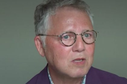 Fin de vie : « Dans sa forme actuelle, le projet de loi est l’expression des dérives qu’aucun pays n’a osé proposer d’emblée jusque-là », selon le professeur Emmanuel Hirsch