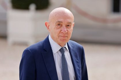 Nouvelle-Calédonie : « La Chine travaille pour que la France s&rsquo;en aille », fustige le sénateur de l’Allier Claude Malhuret