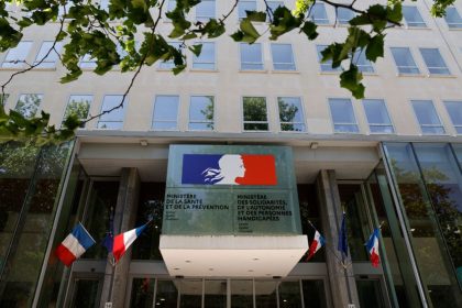 Cabinets de conseil : « Favoritisme », « menace pour la souveraineté », recours « massif et croissant », le ministère de la Santé perquisitionné