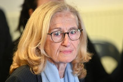 Le téléphone laissé à la porte du collège ? Une « expérimentation » à partir de la prochaine rentrée