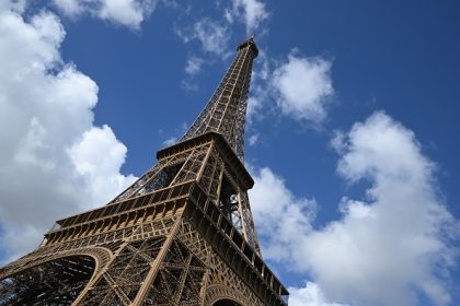 Paris : la tour Eiffel va augmenter ses tarifs pour essuyer d’importantes pertes financières