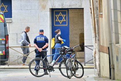Attaque à la synagogue de Rouen : l&rsquo;homme abattu par la police faisait l&rsquo;objet d&rsquo;une OQTF « non exécutable »