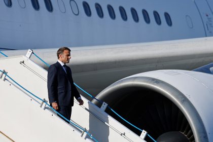 « Il faudra revivre ensemble » : la visite éclair d&rsquo;Emmanuel Macron en Nouvelle-Calédonie pour débloquer la situation