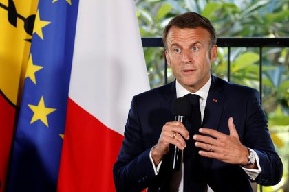 Emmanuel Macron en Nouvelle-Calédonie : un appel à « la paix » et au « dialogue »