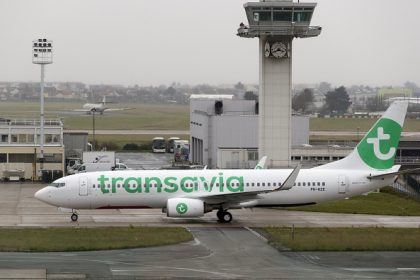 Fissure dans le cockpit pour le premier Boeing et problème de moteur pour le second : le voyage scolaire finalement annulé