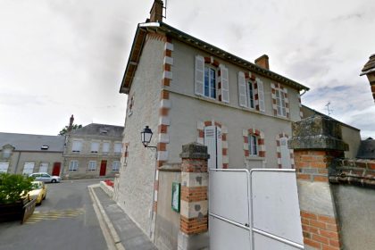 Loiret : une ancienne institutrice, très émue, reçoit l&rsquo;hommage de plus de cent anciens élèves