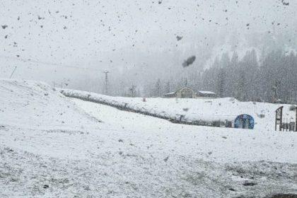 Nice: de belles et inhabituelles chutes de neige à Isola 2000