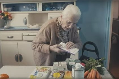 Nice : égérie d&rsquo;une grande marque, Lena, 102 ans, raconte son incroyable aventure