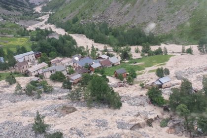 « Il n’y a plus de village » : le hameau de La Bérarde, dans les Écrins, dévasté par un torrent en furie
