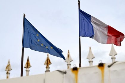Déficits budgétaires : l&rsquo;UE s&rsquo;apprête à épingler la France en pleine crise politique