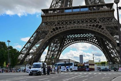 Cinq cercueils au pied de la Tour Eiffel : les suspects présentés à un juge d&rsquo;instruction