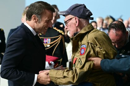 80e commémoration du D-Day : trois vétérans américains ont reçu la Légion d&rsquo;Honneur à Omaha Beach