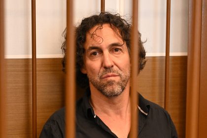 Russie : Emmanuel Macron appelle à la « libération la plus rapide » de Laurent Vinatier placé en détention