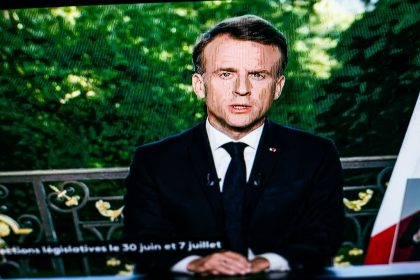 Allocutions d&rsquo;Emmanuel Macron : les téléspectateurs plus intéressés par la dissolution que par la campagne
