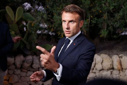 Législatives : Emmanuel Macron s&rsquo;alarme d&rsquo;un risque de « guerre civile » en cas de victoire d&rsquo;un « des deux extrêmes »