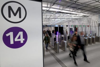 Juste avant les JO-2024, Emmanuel Macron inaugure le premier super-métro de la région parisienne
