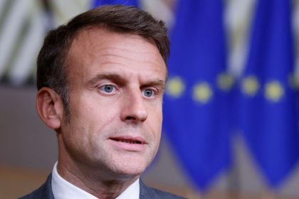 Législatives : au dernier jour de campagne, Emmanuel Macron promet des consignes de vote claires pour le second tour