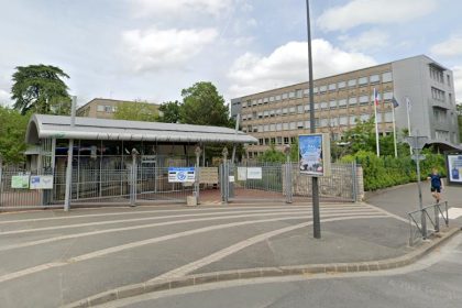 Deux lycéens déférés après l&rsquo;agression de leur professeur à Tours