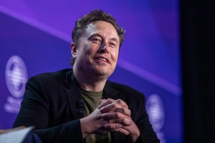 Elon Musk s&rsquo;engage officiellement dans la bataille de l&rsquo;IA et prédit des pertes d’emplois