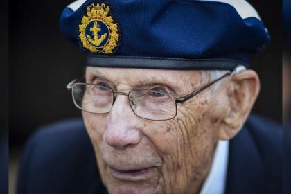 80 ans du D-Day : un vétéran canadien de 100 ans meurt juste avant son retour en Normandie
