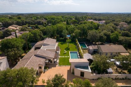 Piscines non déclarées: le fisc attrape 140.000 fraudeurs en 2023 grâce à l&rsquo;IA et récupère 10 milliards d&rsquo;euros